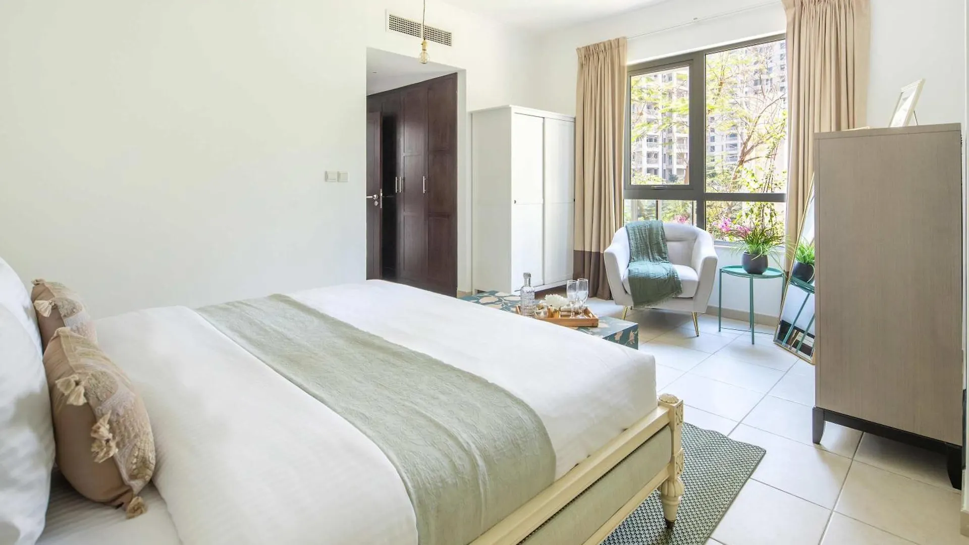 Frank Porter - The Residences 5 Dubai 0*,  United Arab Emirates