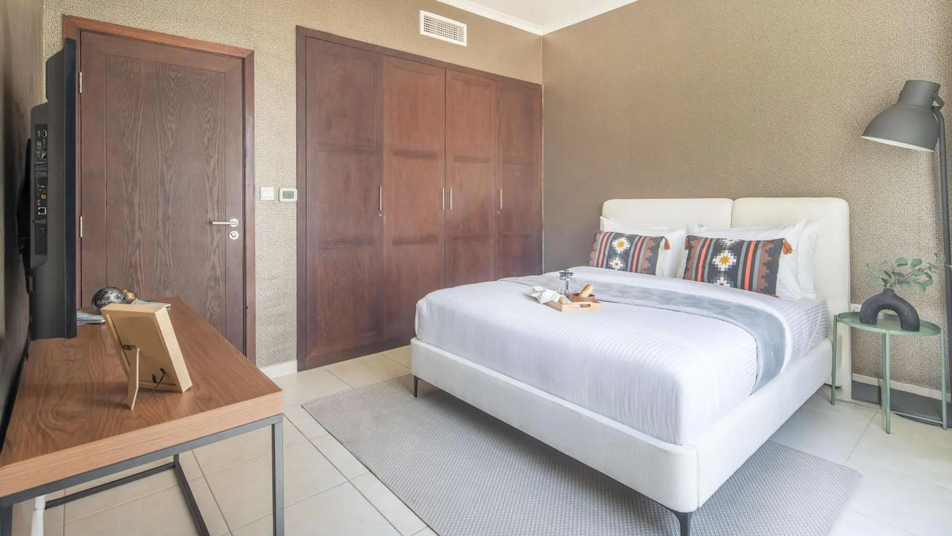 Frank Porter - The Residences 5 Dubai 0*,  United Arab Emirates
